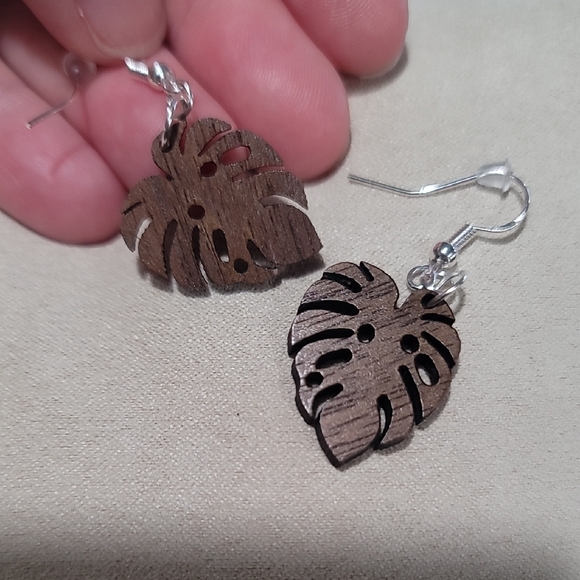 Monstera Leaf, Wooden Earrings - Picture 2 of 2
